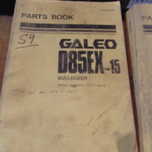 Komatsu Galeo D85EX-15 Bulldozer Parts Manual 10117
